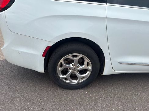 Used 2021 Chrysler Pacifica Limited w/ Premium & Safety Sphere Group AWD/4WD image 33