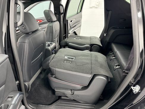 Used 2024 Chevrolet Traverse RS w/ LPO, Floor Liner Package image 19