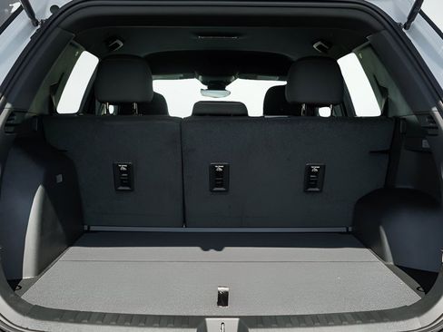 New 2026 GMC Terrain Elevation w/ Technology Package II AWD/4WD image 8