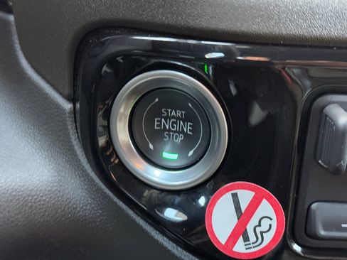 Used 2025 Chevrolet Silverado 1500 LT image 23