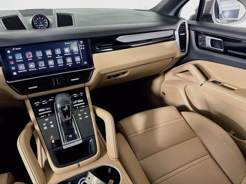 Used 2022 Porsche Cayenne Platinum Edition AWD/4WD image 25