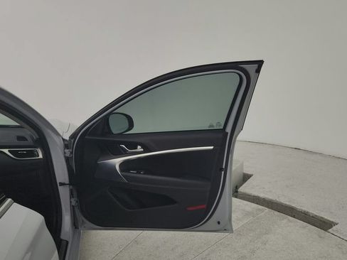 Used 2019 Genesis G70 2.0T Advanced RWD image 36