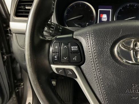 Used 2019 Toyota Highlander SE AWD/4WD image 28