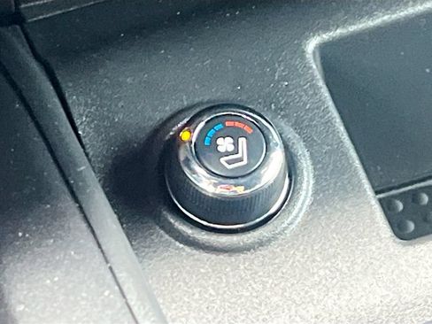 Used 2024 Nissan Titan PRO-4X w/ Pro-4x Convenience Package AWD/4WD image 21