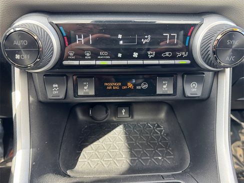 Used 2022 Toyota RAV4 XLE w/ Convenience Package image 23