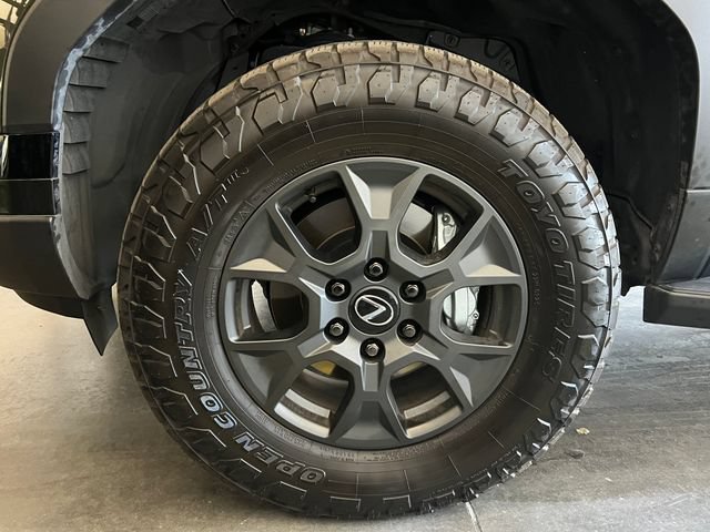 Used 2025 Lexus GX 550 AWD/4WD image 9