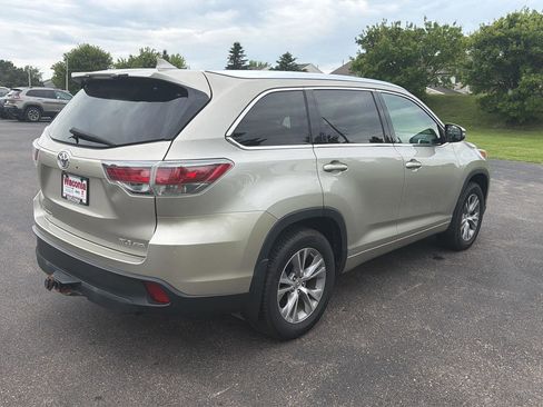 Used 2015 Toyota Highlander XLE AWD/4WD image 7