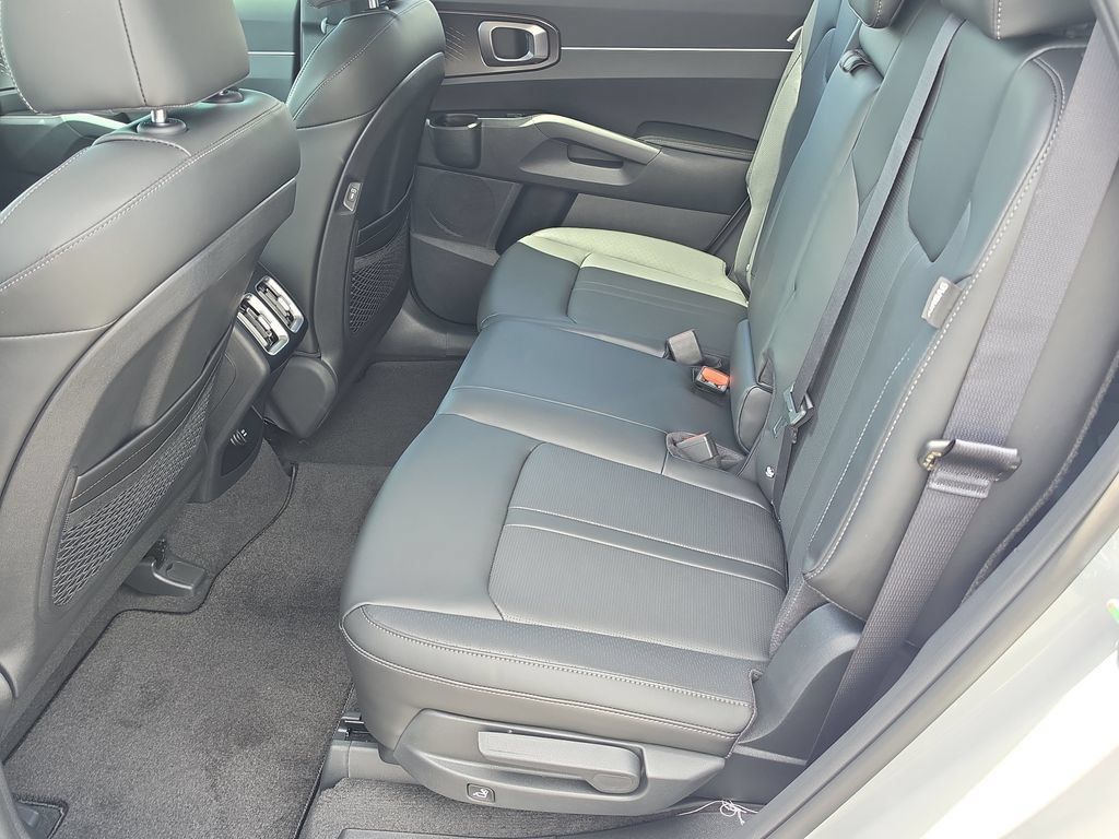 New 2026 Kia Sorento EX FWD image 17