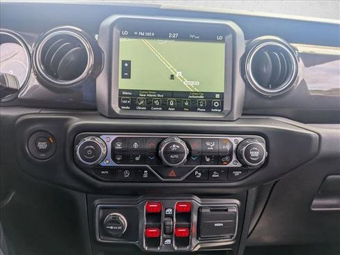 Used 2021 Jeep Wrangler Unlimited Sahara AWD/4WD image 15