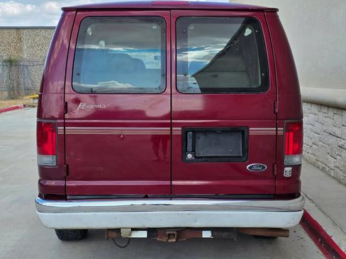 Used 2003 Ford E-150 and Econoline 150 RWD image 4