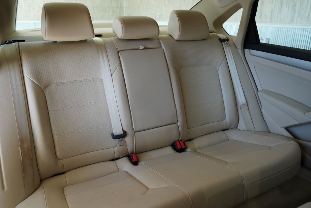 Used 2013 Volkswagen Passat TDI SE FWD image 34