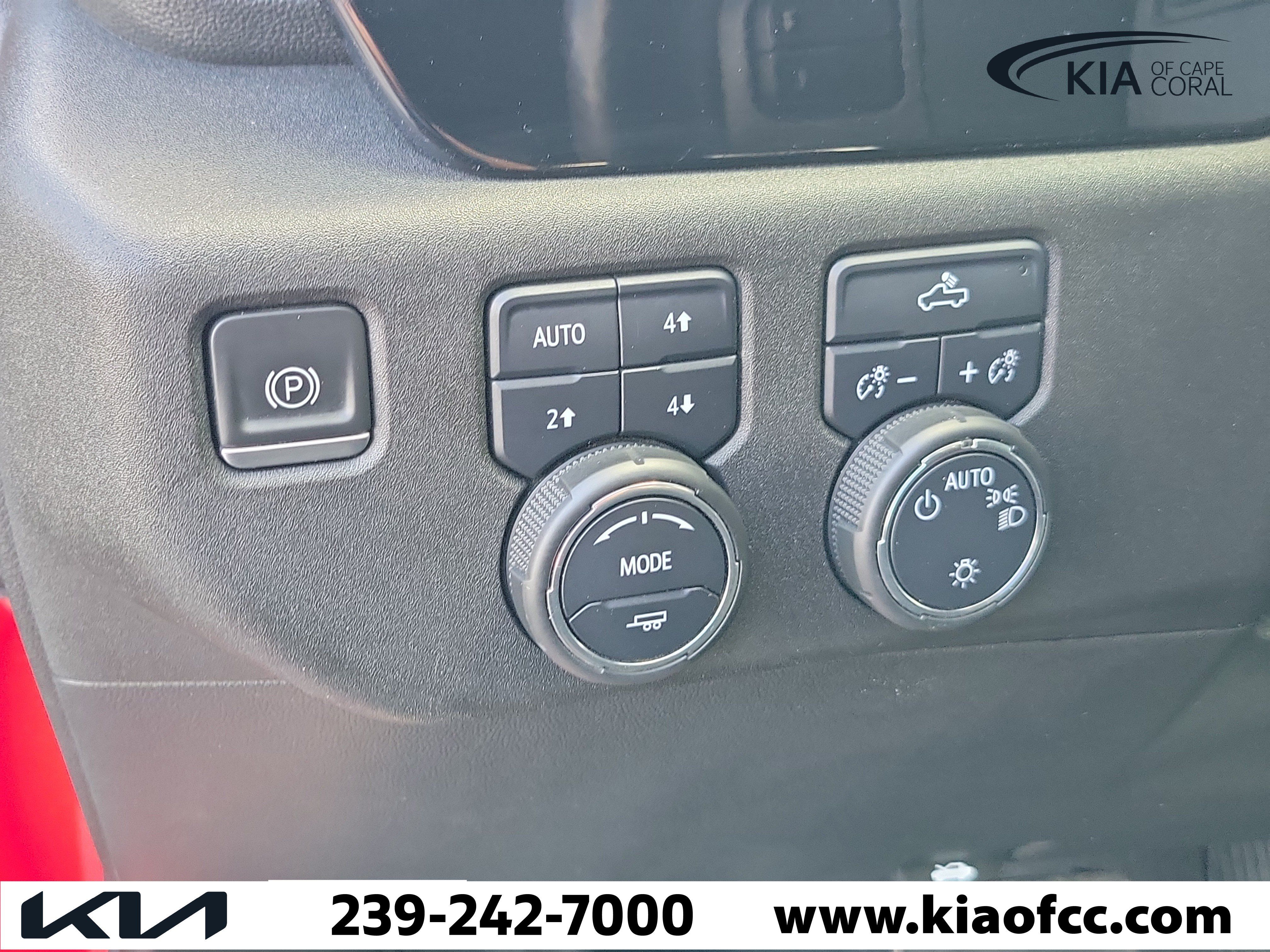 Used 2022 Chevrolet Silverado 1500 LT AWD/4WD image 24