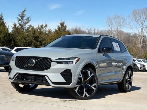 New 2026 Volvo XC60 T8 Ultra w/ Protection Package Premier image 2
