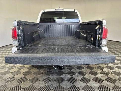 Used 2023 Toyota Tacoma TRD Off-Road w/ Technology Package AWD/4WD image 19
