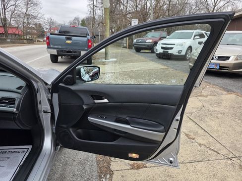 Used 2009 Honda Accord EX-L image 30