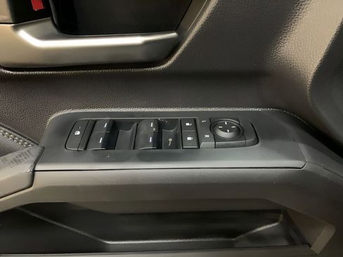 New 2025 Toyota Tacoma Limited AWD/4WD image 11