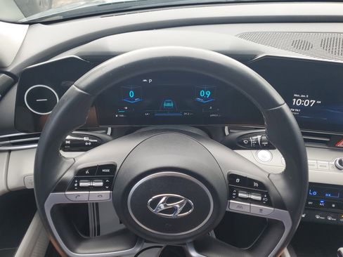 Used 2022 Hyundai Elantra Limited image 20