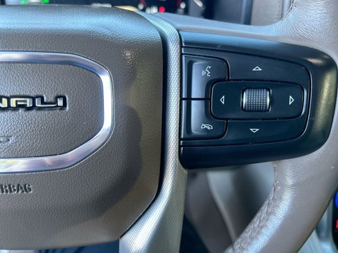 Used 2022 GMC Yukon Denali w/ Denali Premium Package image 21