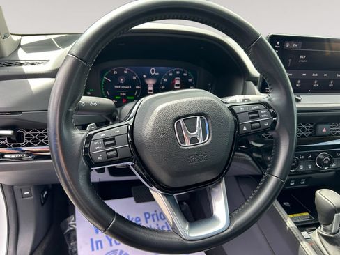 Used 2024 Honda Accord Touring image 12