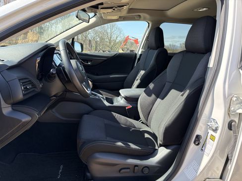 Used 2025 Subaru Outback Premium AWD/4WD image 27