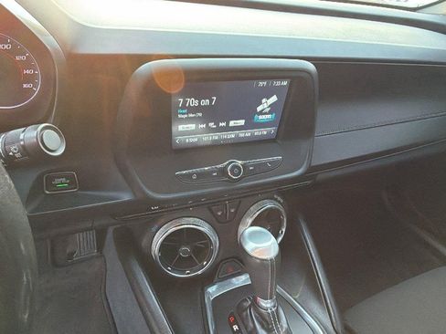 Used 2018 Chevrolet Camaro LT RWD image 5