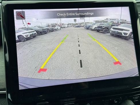 Certified 2023 Jeep Grand Cherokee Limited w/ Black Appearance Package image 15