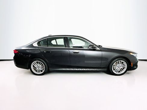 Used 2025 BMW 530i image 10