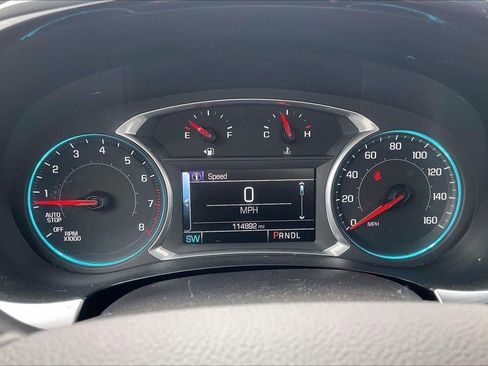 Used 2018 Chevrolet Traverse LT FWD image 21