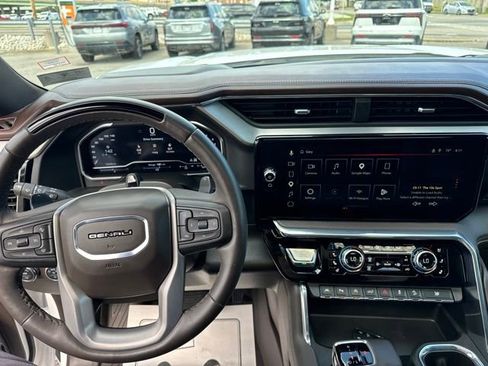 Used 2024 GMC Sierra 1500 Denali AWD/4WD image 13