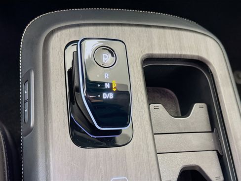 Used 2024 Nissan Ariya AWD image 25