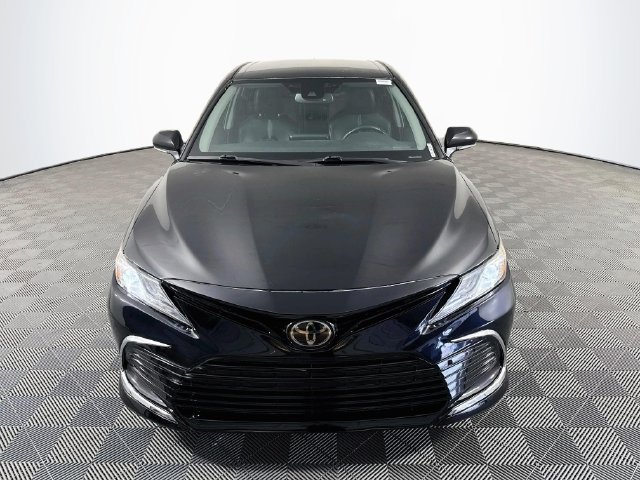 Used 2022 Toyota Camry XLE FWD image 2