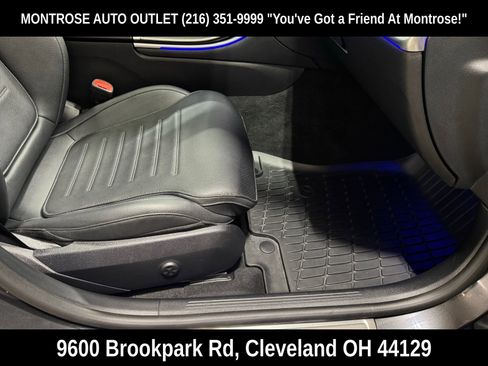 Used 2023 Mercedes-Benz C 300 4MATIC Sedan image 49