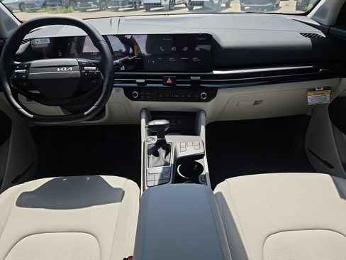 New 2026 Kia Sportage EX FWD image 13