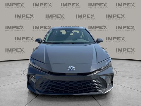 Used 2026 Toyota Camry SE image 8