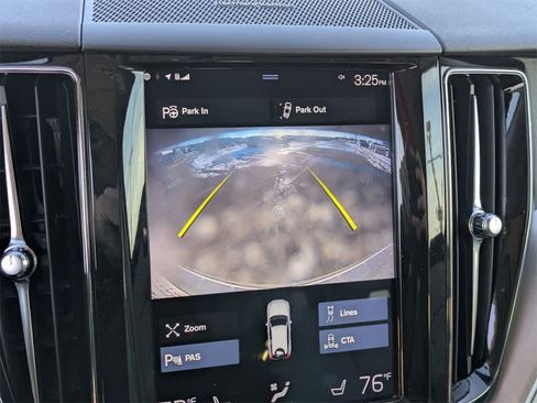 Used 2019 Volvo XC60 T6 Momentum w/ Multimedia Package image 29