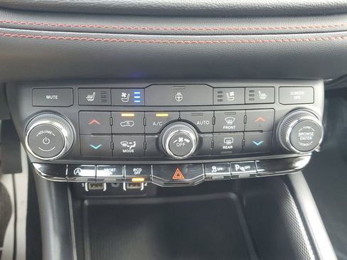 Used 2023 Dodge Durango GT image 34