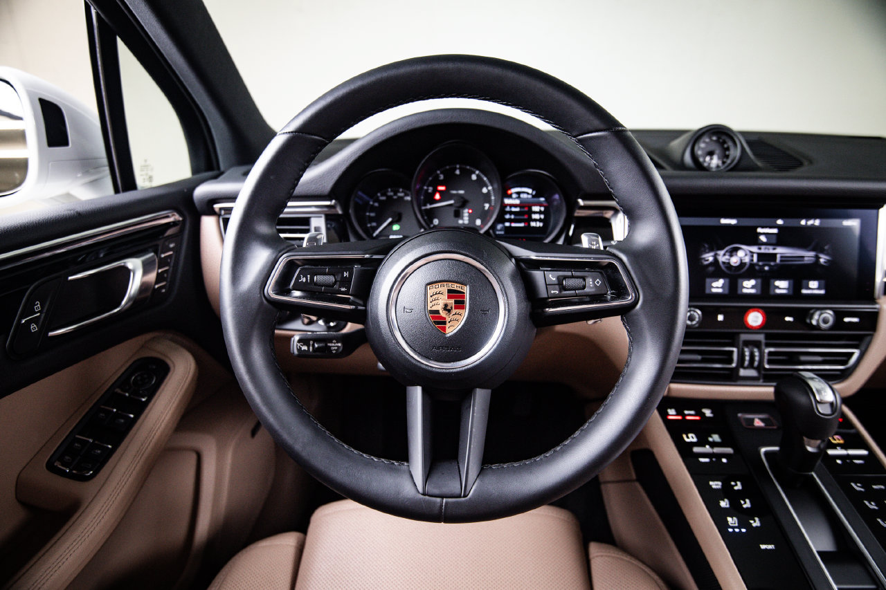 Certified 2026 Porsche Macan AWD/4WD image 26