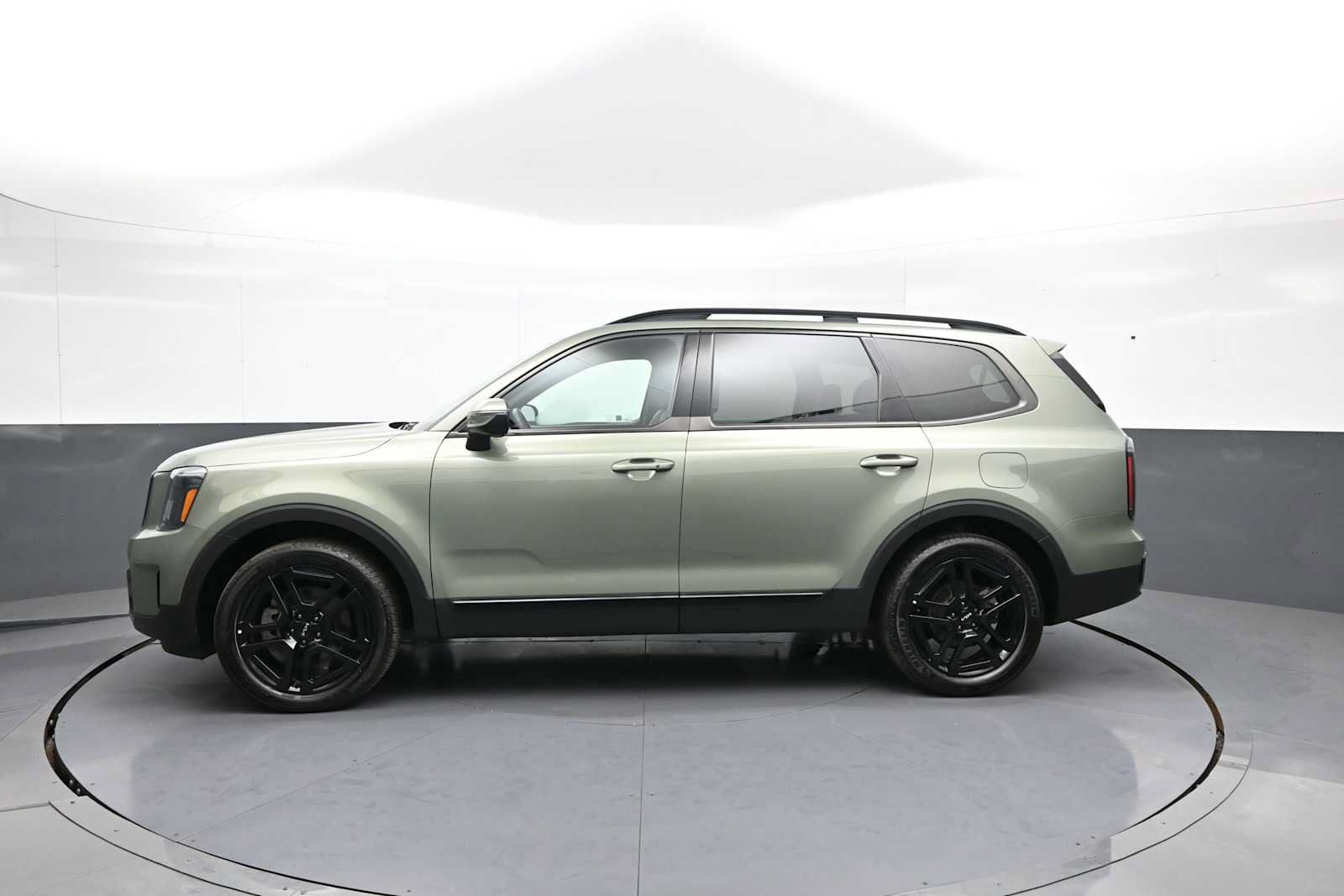 Used 2024 Kia Telluride EX X-Line AWD/4WD image 8