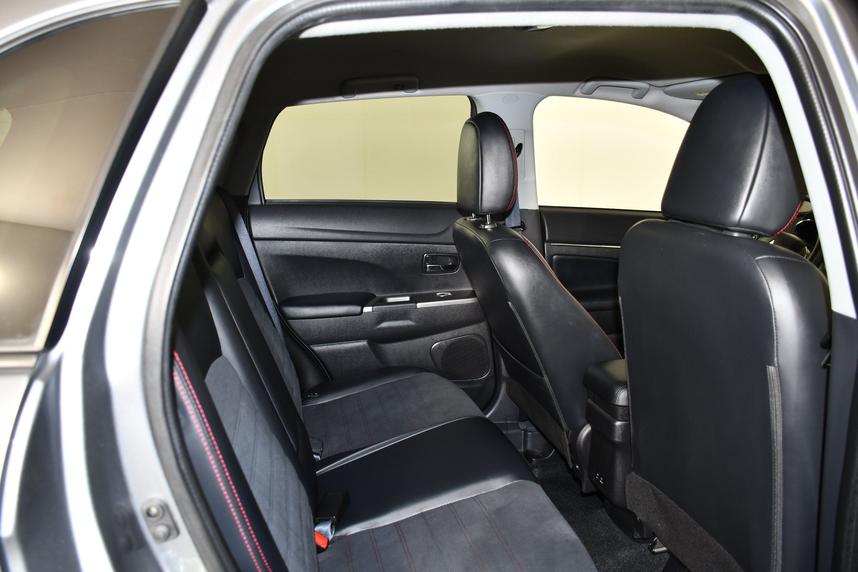 Used 2024 Mitsubishi Outlander Sport SE AWD/4WD image 37
