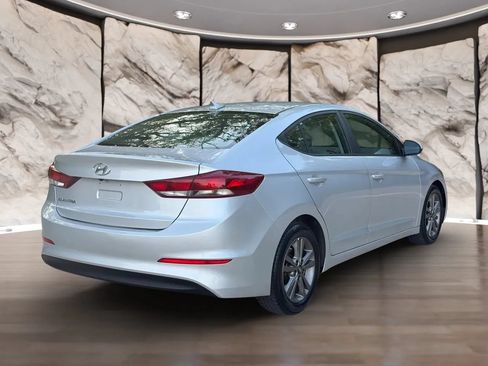 Used 2018 Hyundai Elantra SEL FWD image 6