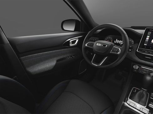 New 2026 Jeep Compass Latitude image 8