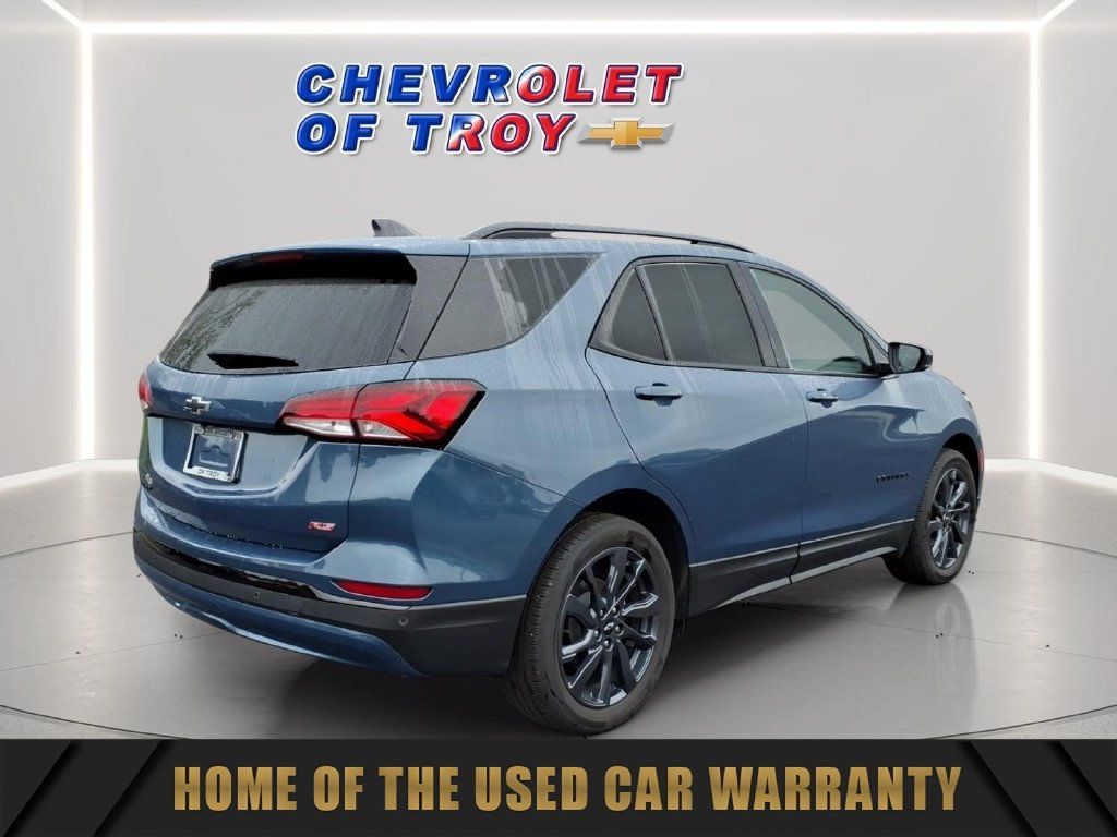 Used 2024 Chevrolet Equinox RS w/ LPO, Floor Liner Package FWD image 9