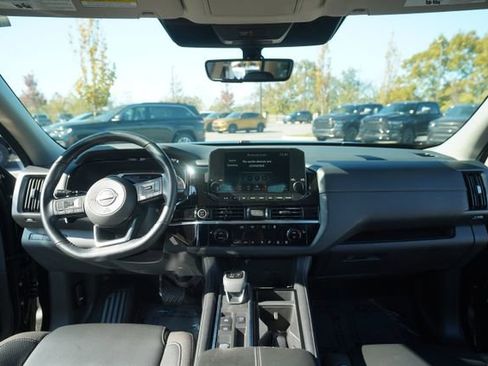 Used 2023 Nissan Pathfinder SL image 26