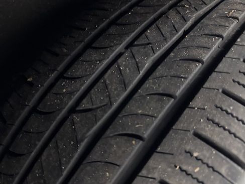 Used 2024 GMC Yukon SLT image 40