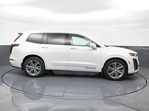 Used 2025 Cadillac XT6 Premium Luxury w/ LPO, Floor Liner Package FWD image 6
