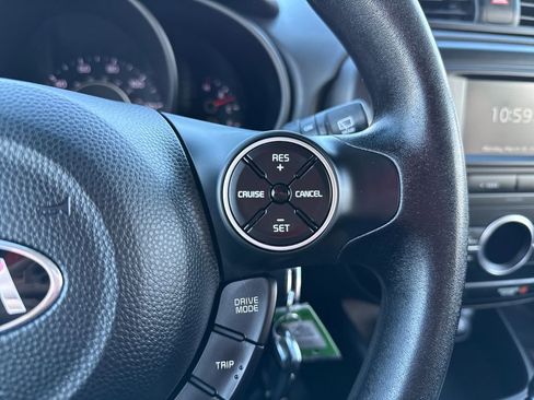 Used 2017 Kia Soul + FWD image 28