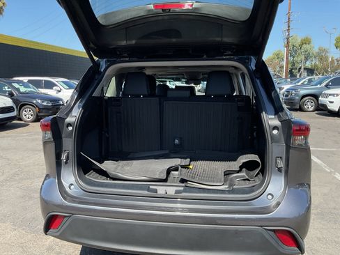 Used 2024 Toyota Highlander XLE FWD image 26