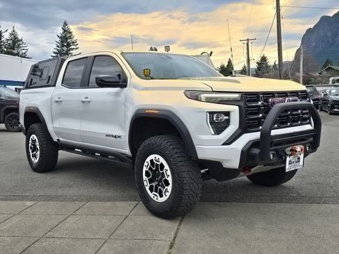 Used 2023 GMC Canyon AT4X w/ Edition 1 AWD/4WD image 3