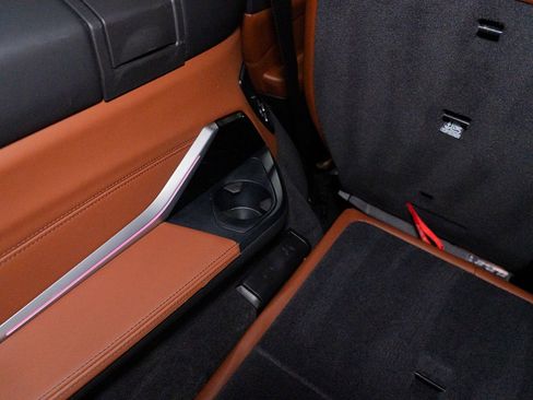 Used 2023 BMW X7 M60i image 45