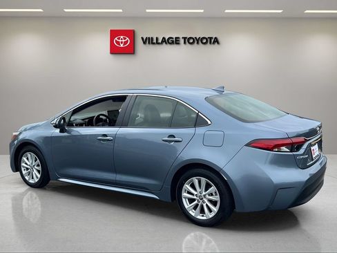 Certified 2025 Toyota Corolla XLE FWD image 3